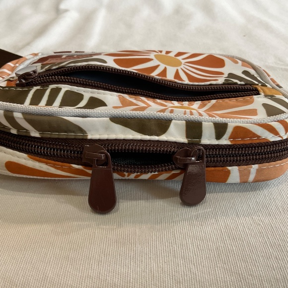 Bangs Shoes Floral Crossbody Fanny/Sling Pack Bag - used. - Picture 5 of 7